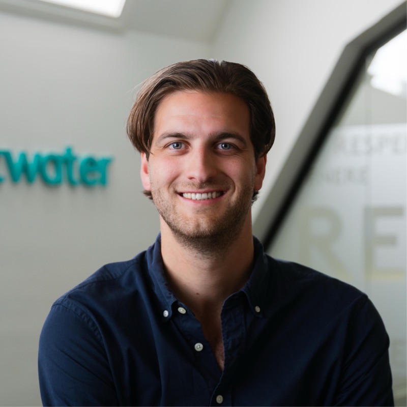 Headshot Willem van den Ende